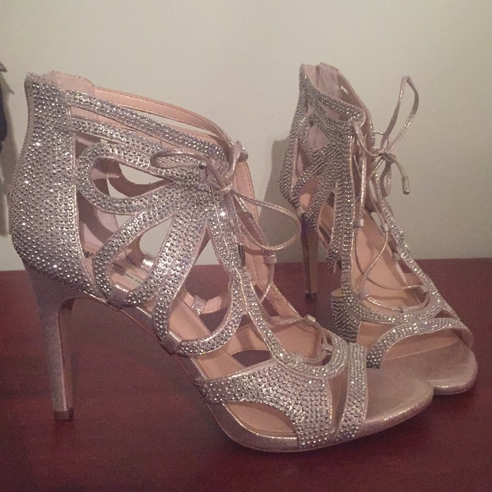 INC 9.5 Pearl Gold heels